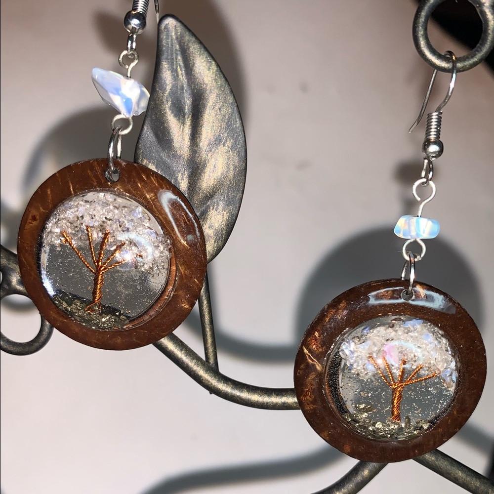 Tree of life earrings. Crystal, copper, coconut.